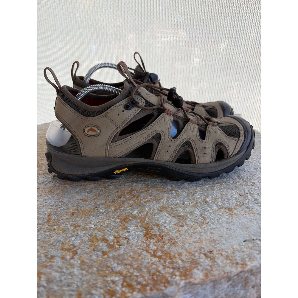 Simms Westshore Wet Wading Sandals Mens 10 Tan Brown Vibram Sole 30912-00